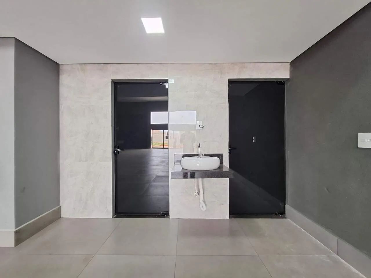 Galpão Comercial para Alugar em Limeira/SP | 227,85 m² | 2 Salas e 2 Banheiros - Foto 3