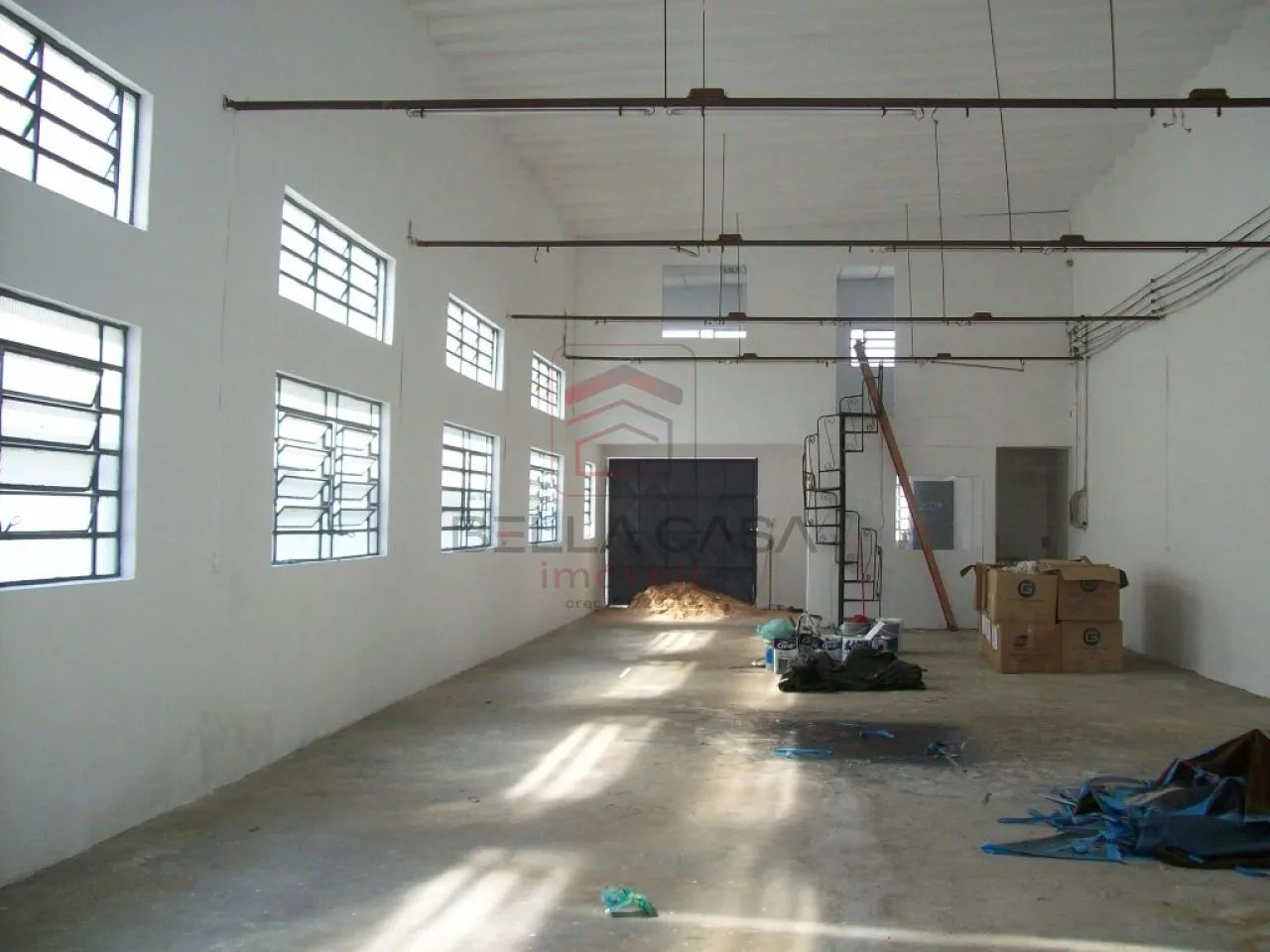 EXCELENTE GALPÃO VILA EMA TERRENO SENDO 10 X 42,5 ÁREA UTIL 500 M²