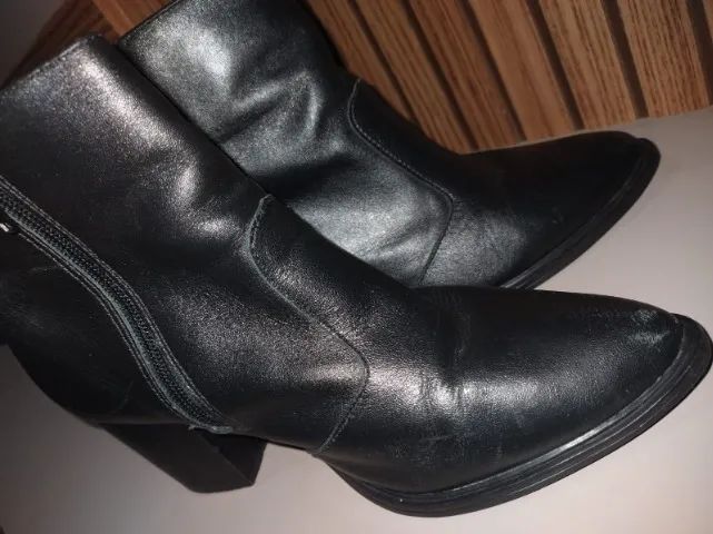 Bota preta novinha - Foto 4