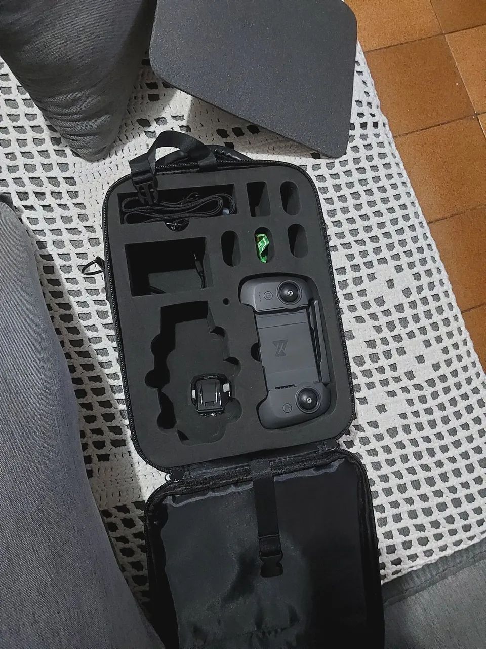 Controle drone fimi x8 mini v2 mais case e acessórios - Foto 3