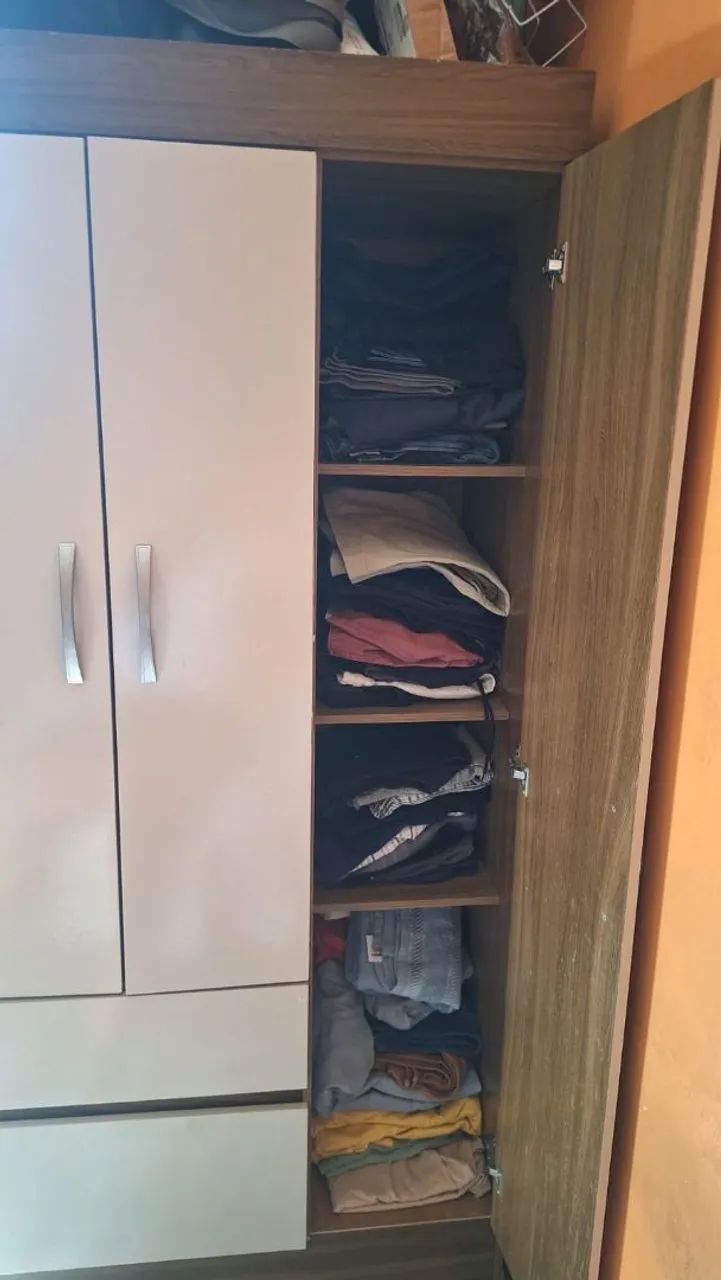 GUARDA-ROUPA 3 PORTAS + 2 GAVETAS ? R$ 650 - Foto 3