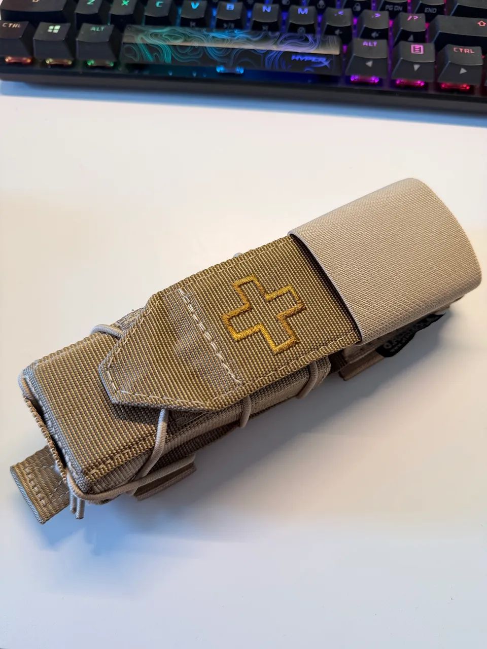 Porta torniquete modular Bege resistente e novo 