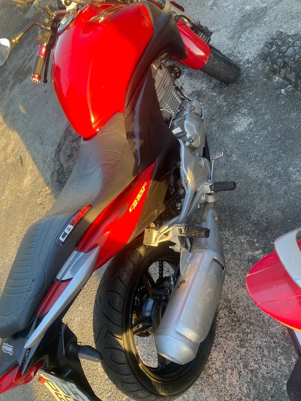 Cb 300 Troco por carro 