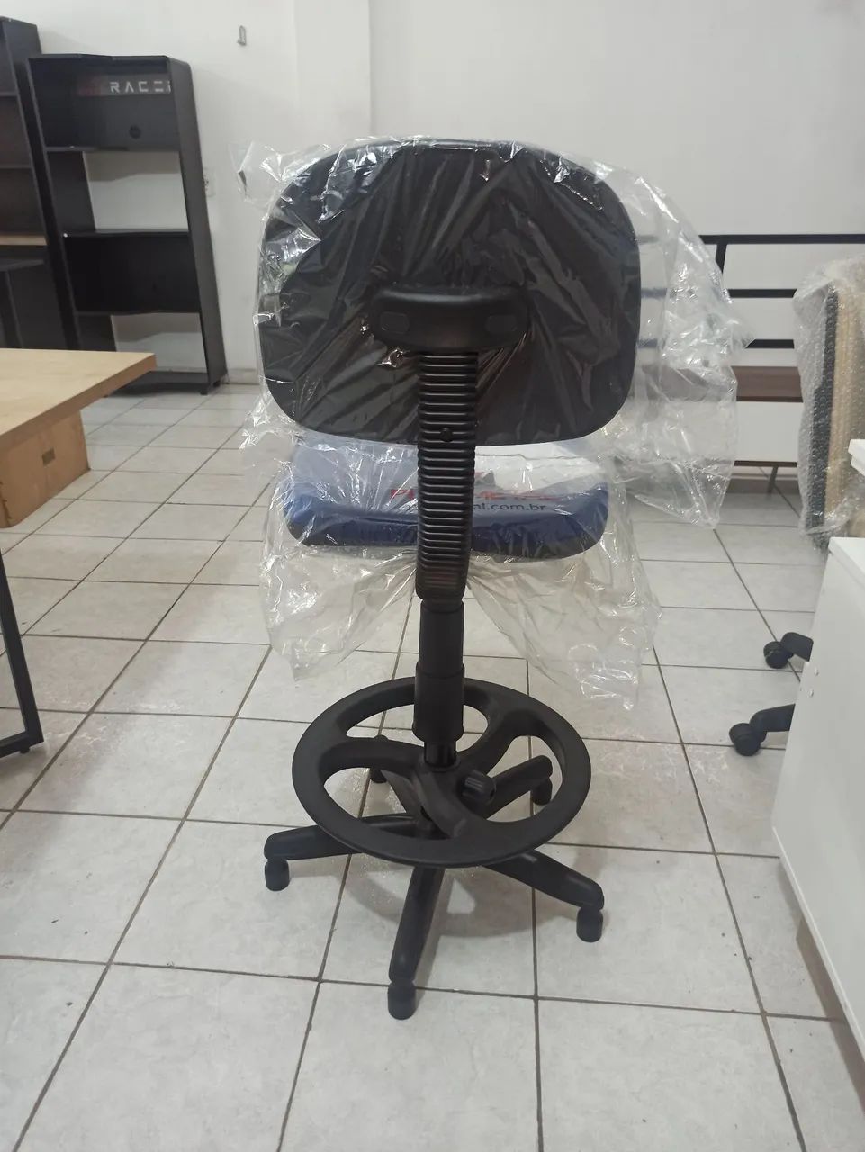 Cadeira caixa alta  - Foto 3