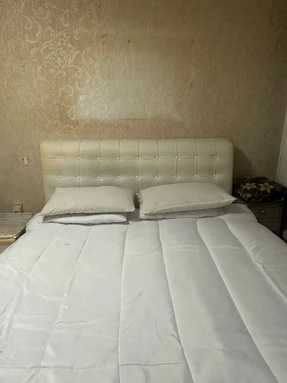 Cama queen com encosto, colchão e espuma nova - Foto 2