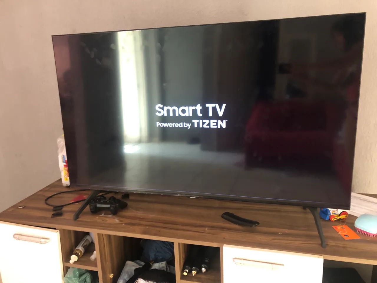Vende-se TV Smart 55 polegadas com defeito , ela liga e desliga ! Pago 1890  - Foto 3