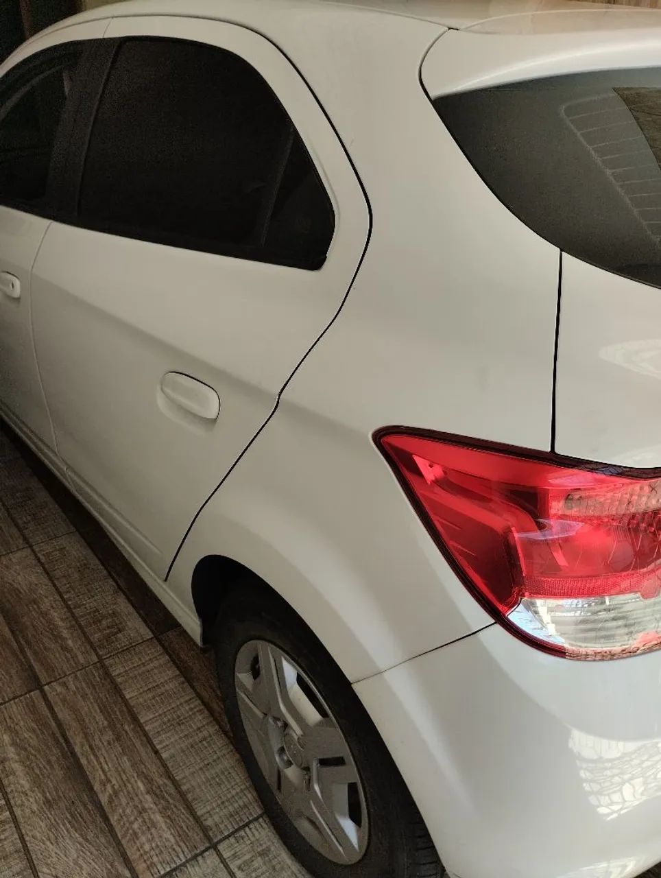 Chevrolet Onix JOY Hatch 1.0 8V Flex Mec. 4P 2018 - Foto 5