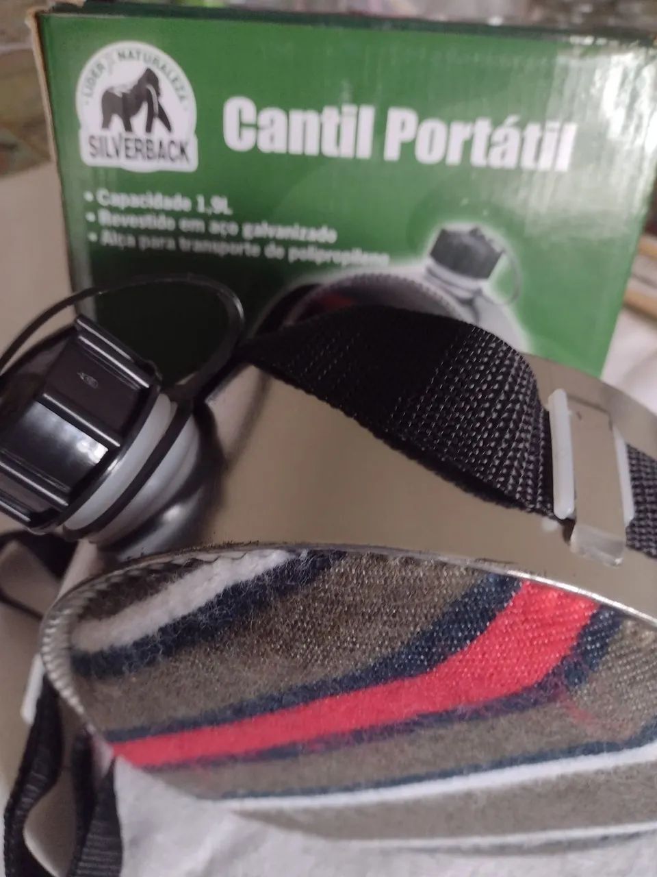 Cantil portátil com capacidade de 1.9 litros com alça  - Foto 2