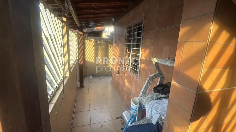 Casa de Condomínio com 3 quartos em Jardim Primavera