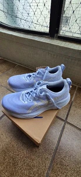 Tênis Asics Gel Cumulus 27 Feminino - Azul e Branco - Foto 4