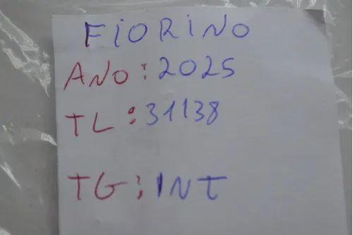Botão Pisca Alerta Milha Menu Painel Fiorino 2025 Original Preto - Foto 9