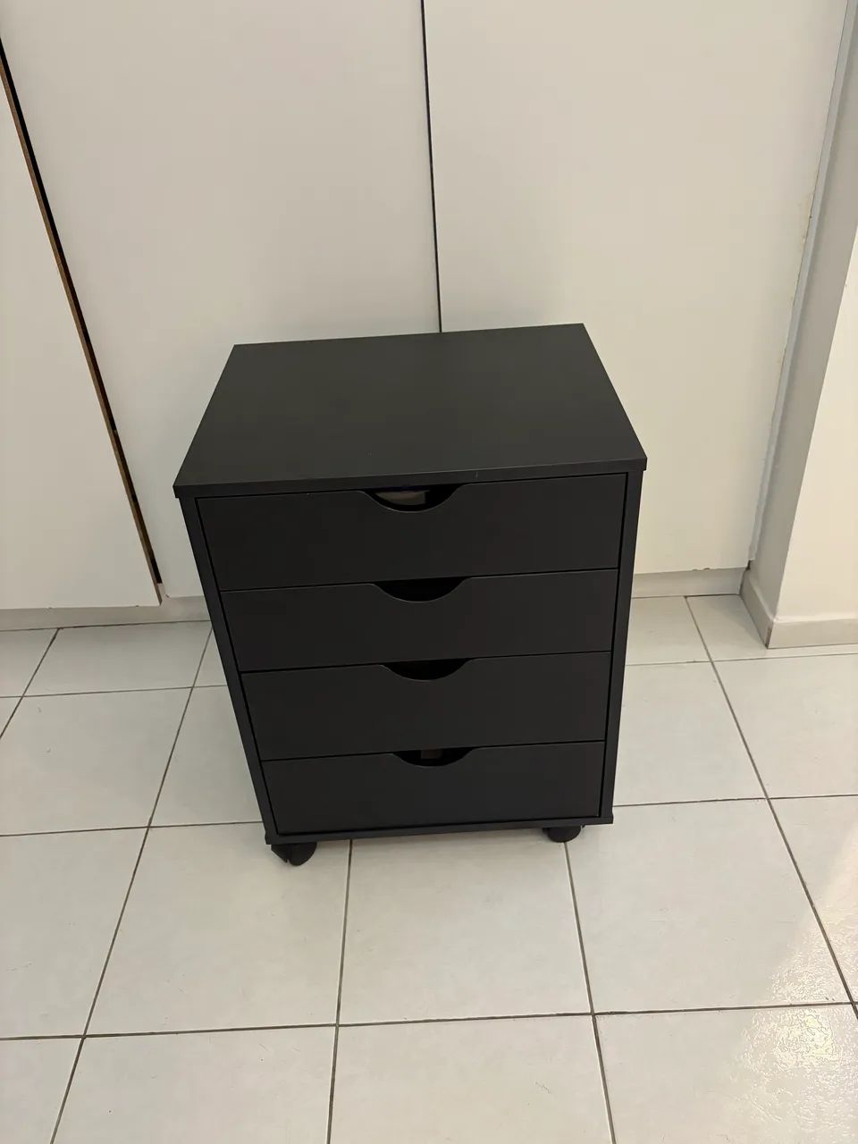 Mesinha de cabeceira com rodas  - Foto 2