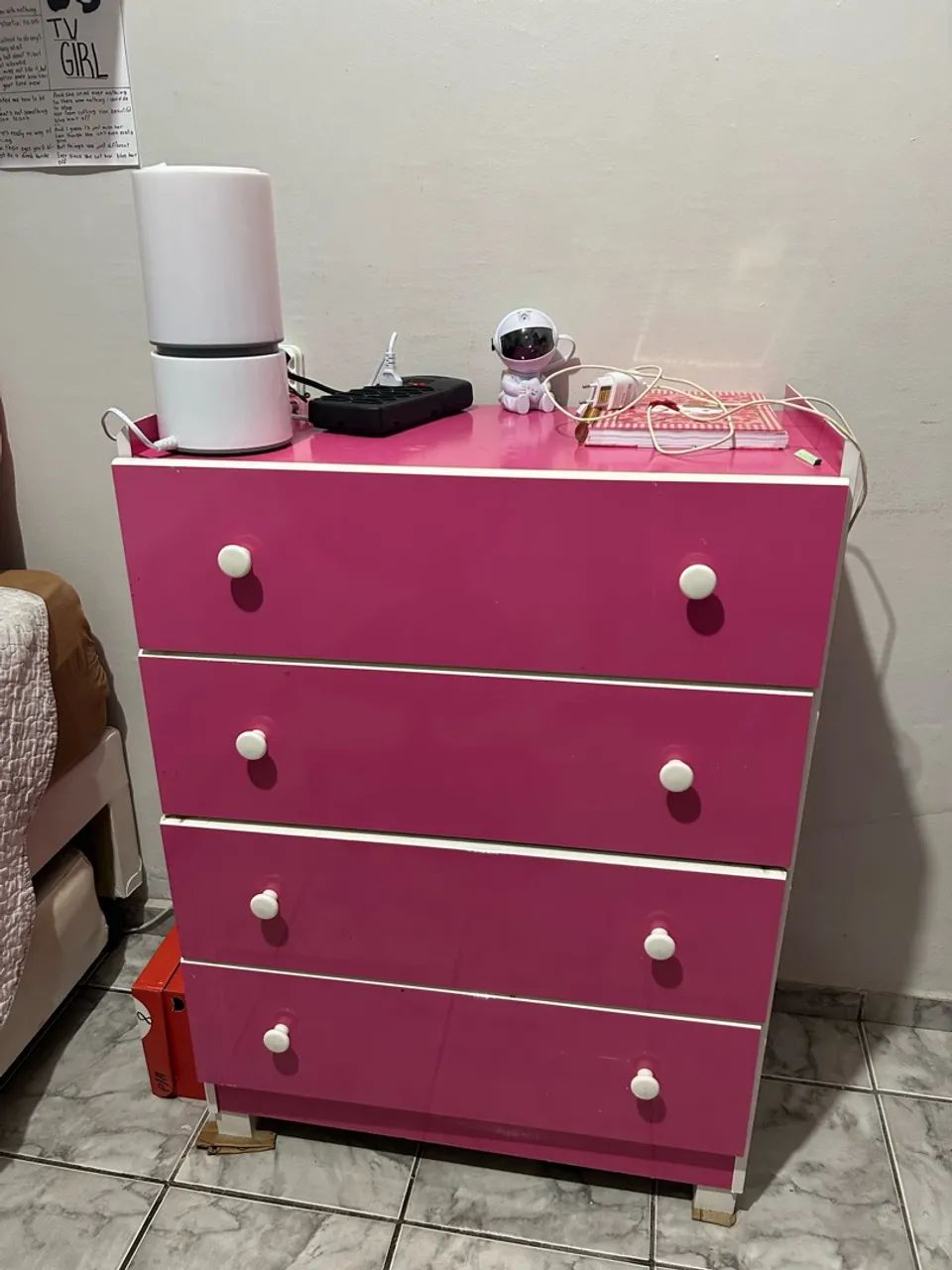 Cômoda com 4 gavetas - Rosa 
