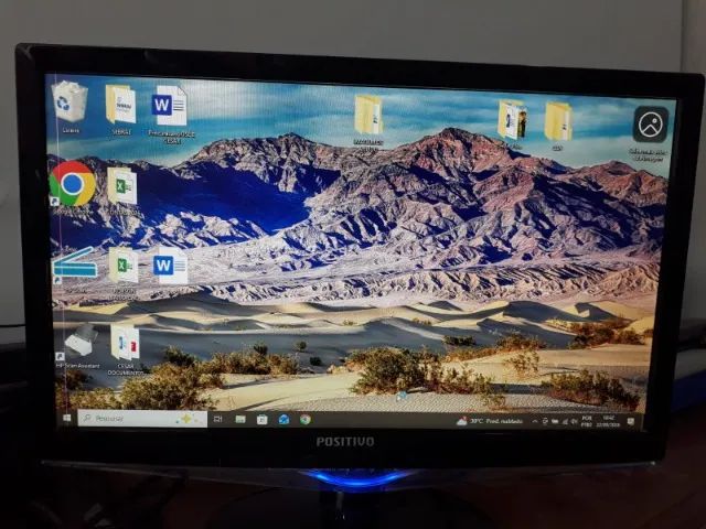 Monitor de 18,5 polegadas para computador e notebook, incluindo cabo VGA e energia.