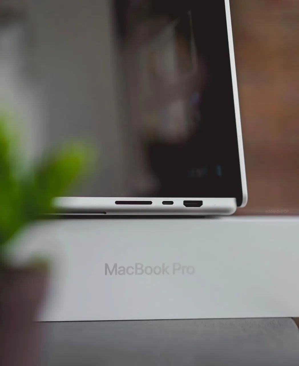 MacBook Pro 16-INCH M1PRO  - Foto 2