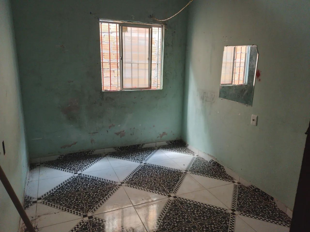 Casa a venda,próximo a feira ,escola e parada de ônibus.  - Foto 2
