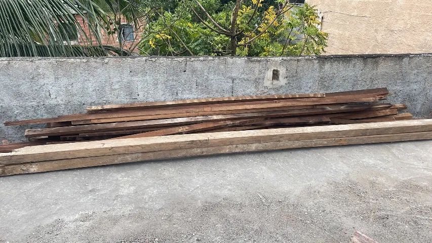 Telhas de amianto e madeiras  - Foto 3