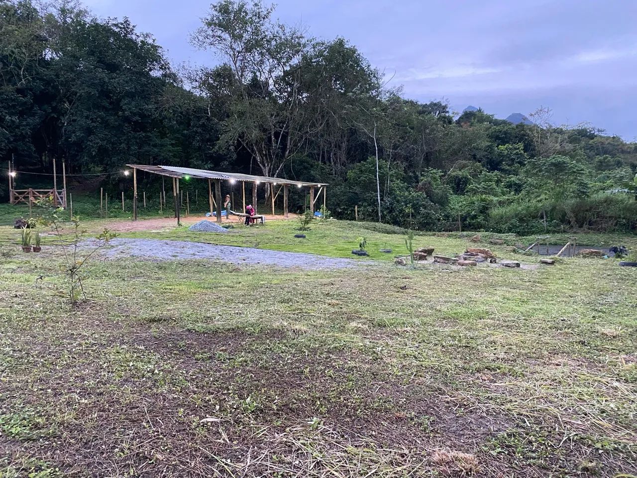 Linda área com lago , galpão rústico e nascente passando  - Foto 5