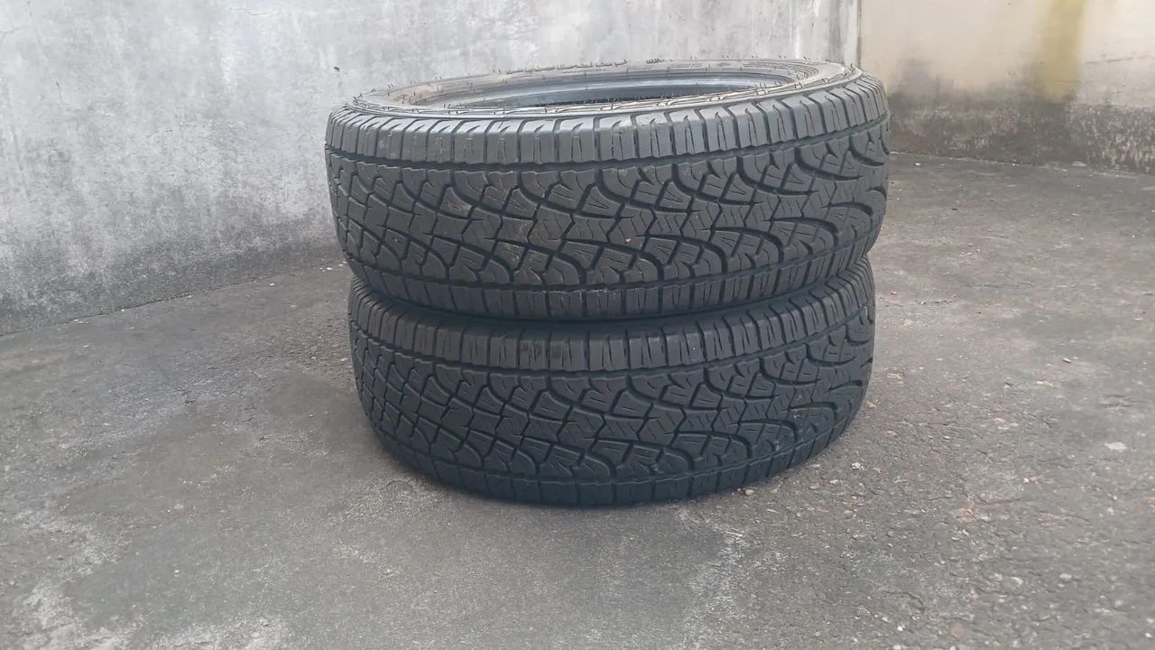 Pneus Pirelli Scorpios