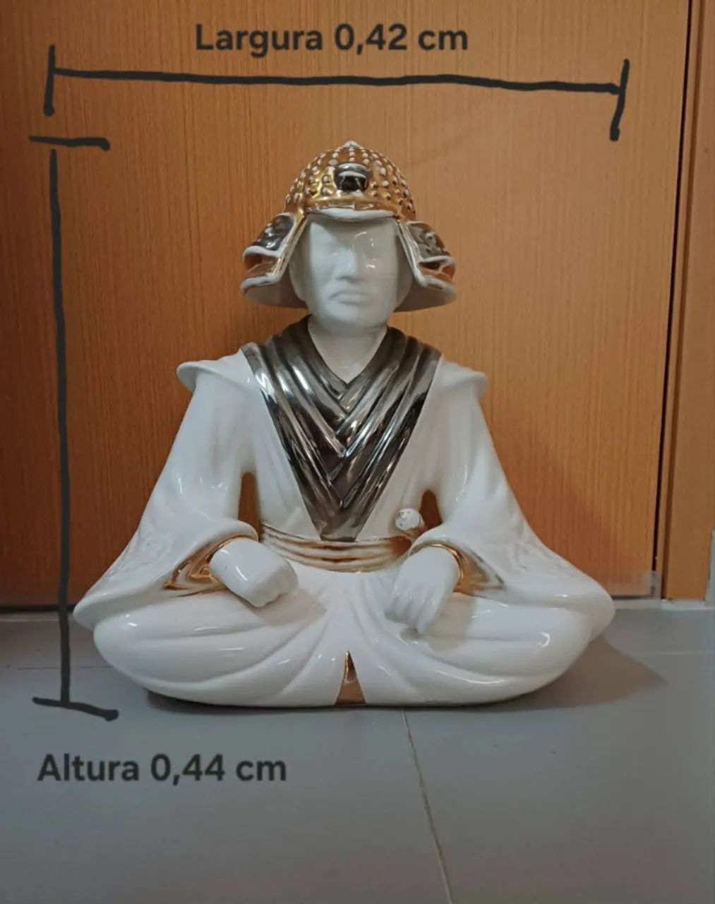 Escultura de samurai  em porcelana  - Foto 2