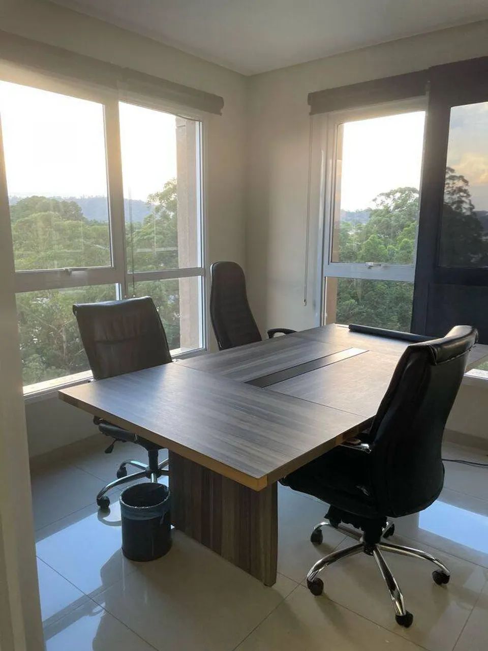 Sala mobiliada no Alpha Square 85m² para locação - Foto 3