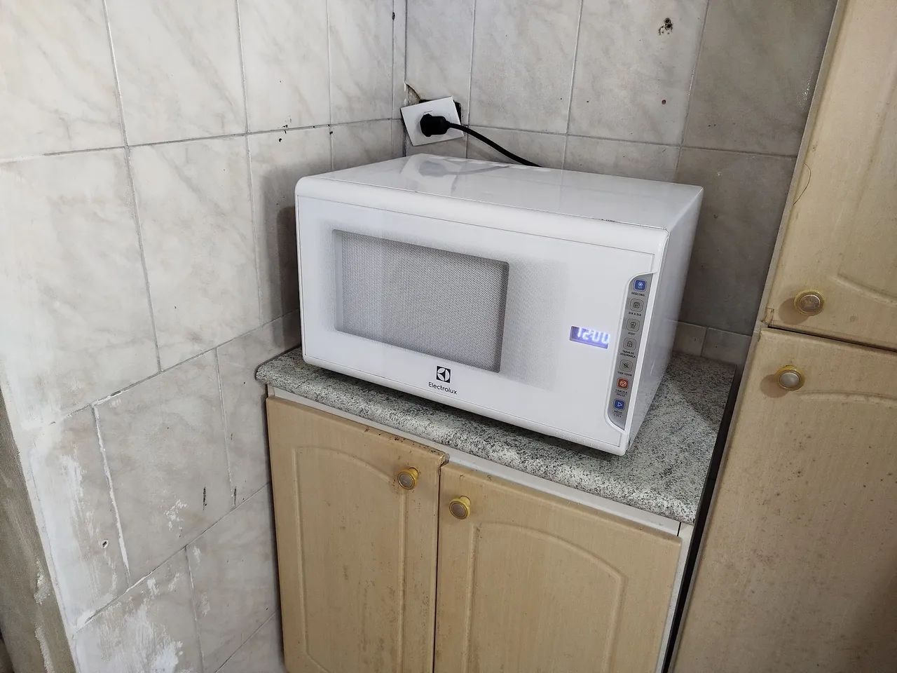 Microondas Electrolux 31L 127v, todo original, funcionando perfeitamente, bem conservado. - Foto 3