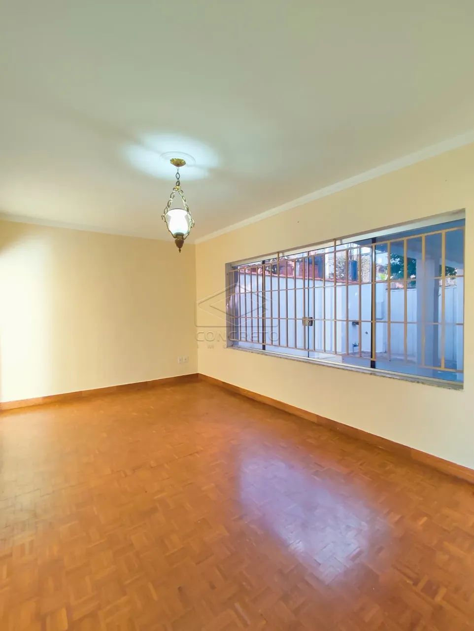 CASA COM 02 DORMITÓRIOS COM ÓTIMA LOCALIZAÇÃO - Foto 2