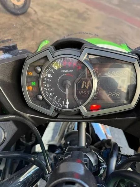 KAWASAKI NINJA 400. IMPECAVEL, MUITO CONSERVADA - Foto 5
