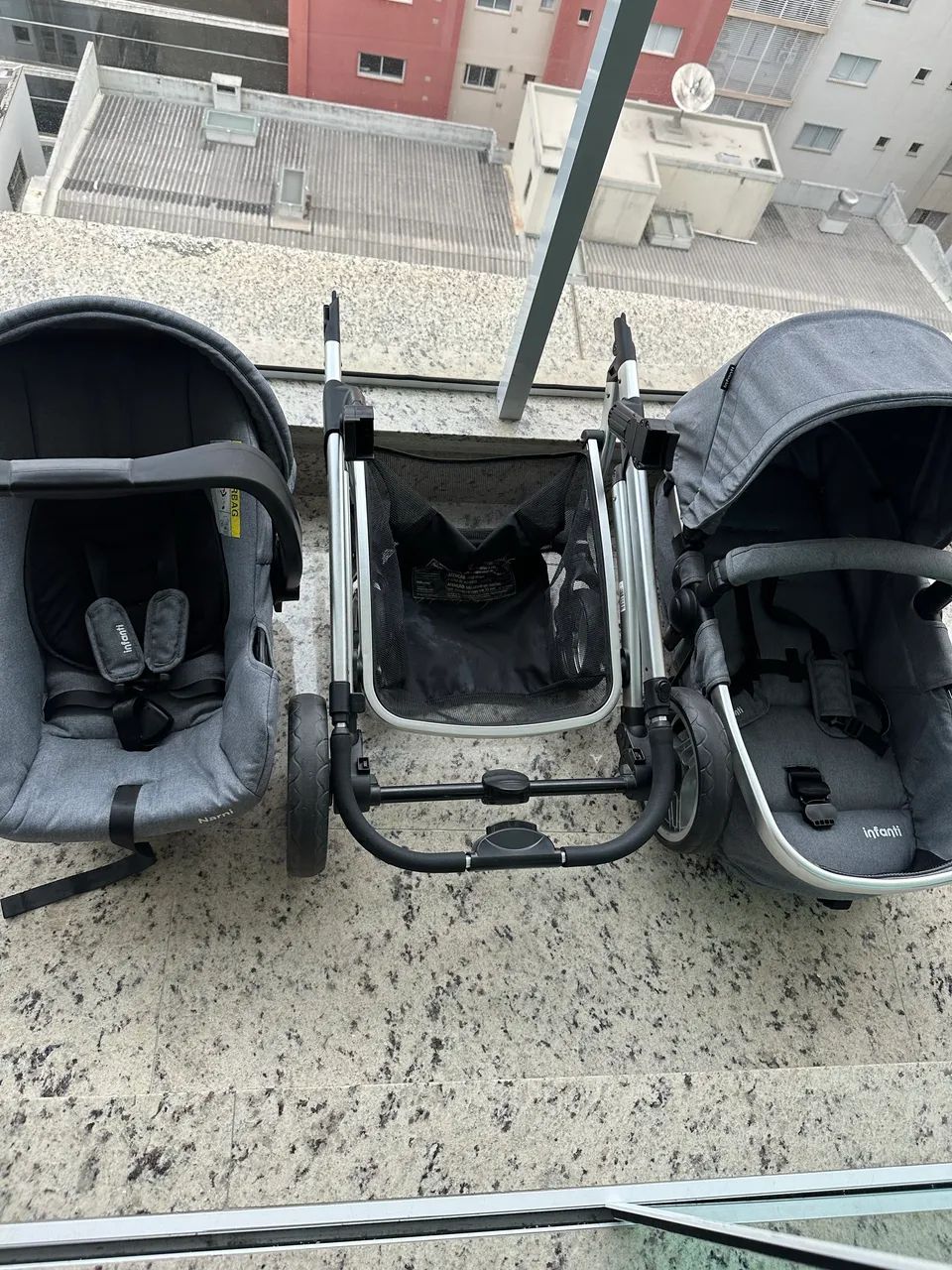 Carrinho Bebê com bebê conforto, moises e 2 bases isofix   - Foto 2