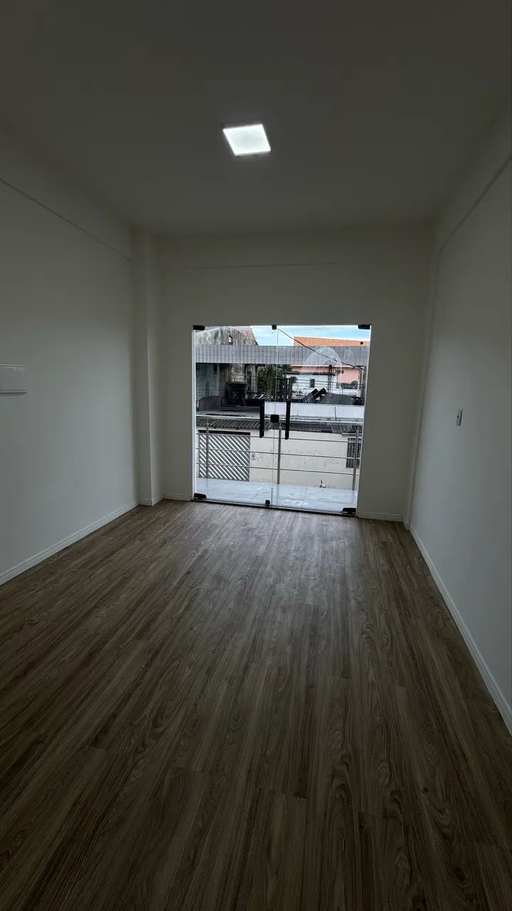 SALA COMERCIAL EM AV PRINCIPAL ALVORADA recém construído  