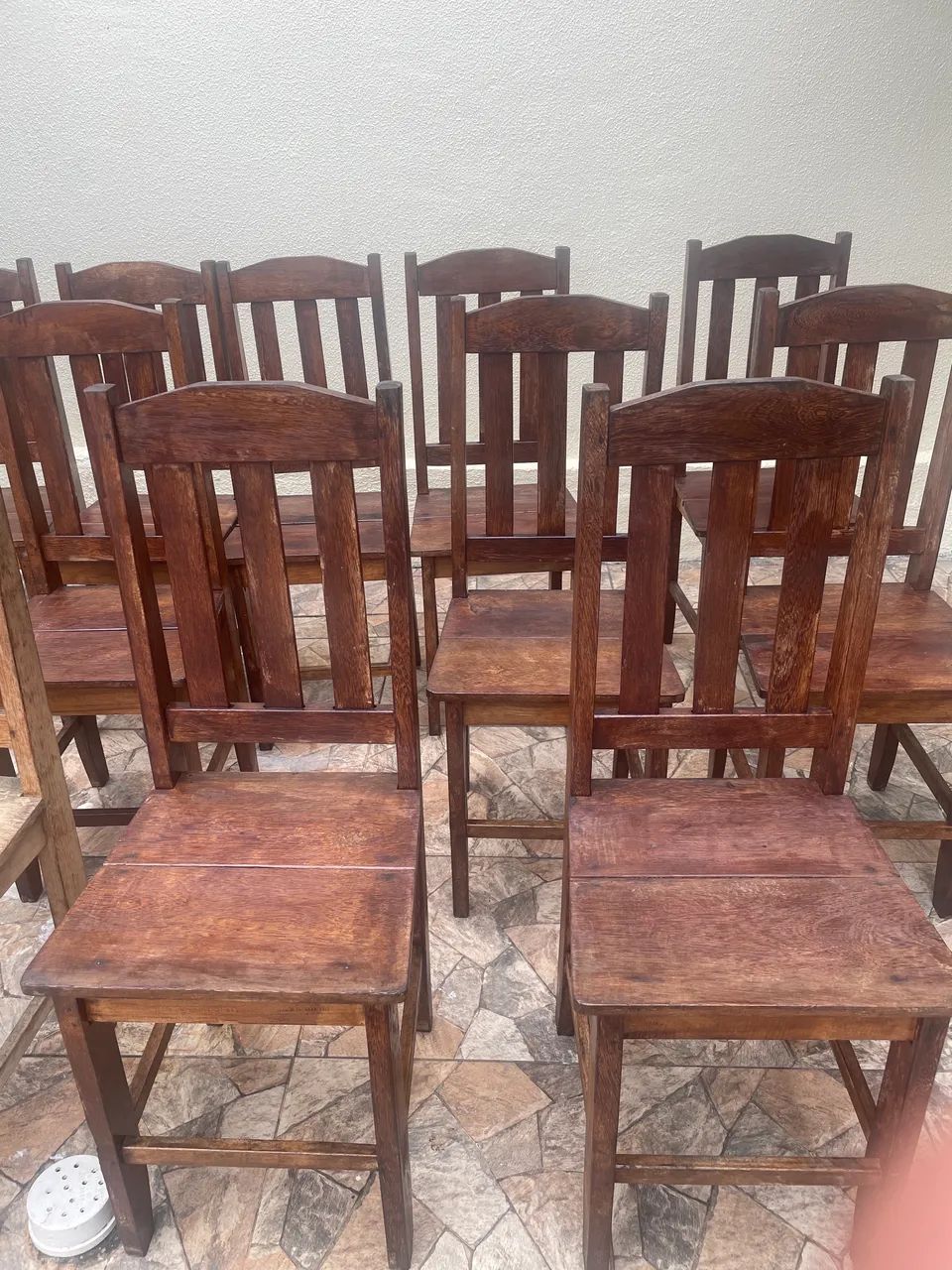 Cadeiras de madeira 