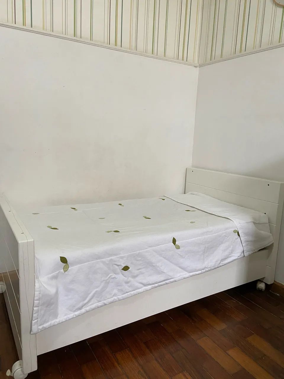 Berço quater vira caminha com colchão  - Foto 2