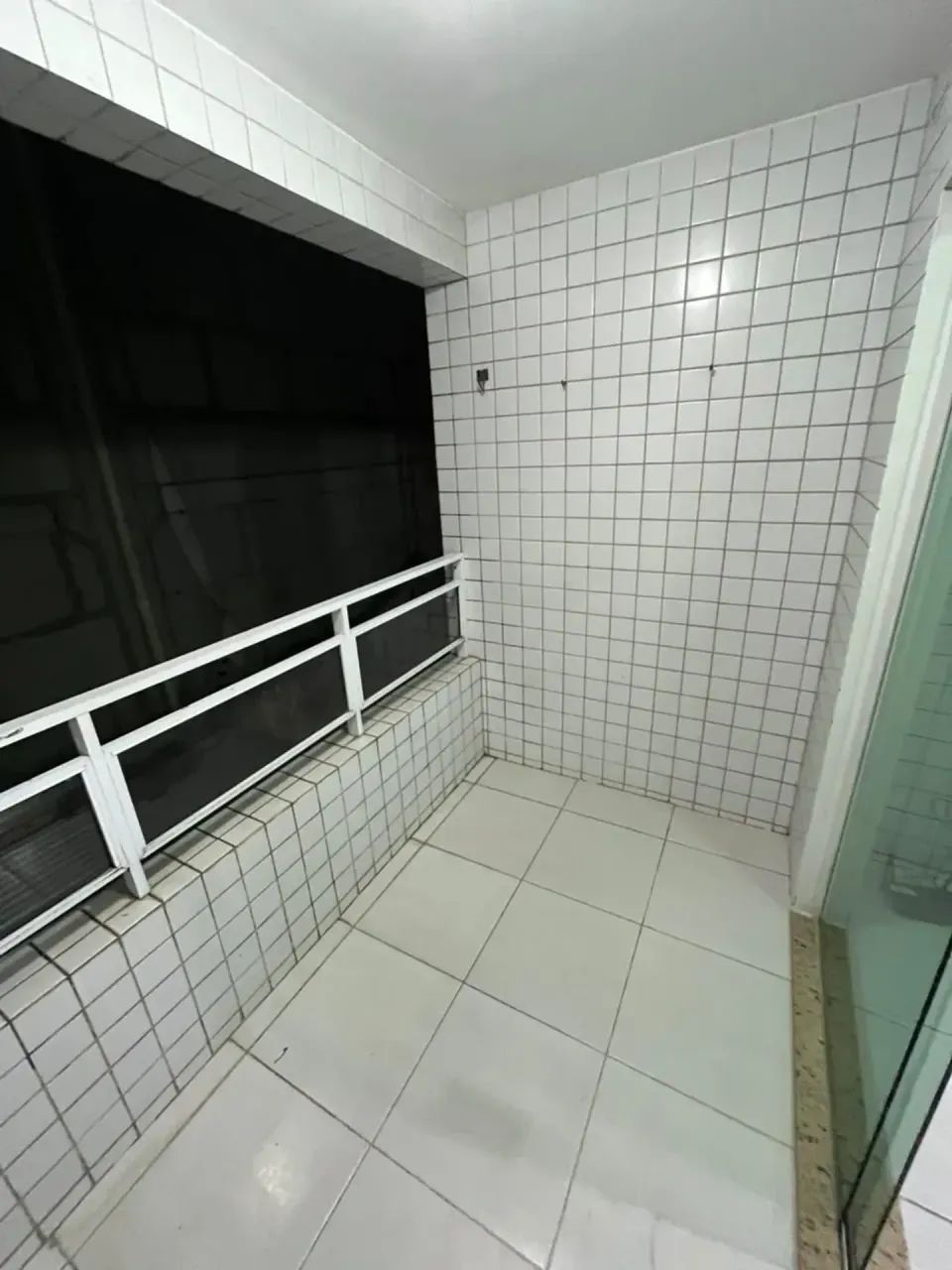 ALUGO APARTAMENTO COM UMA LOCALI EXCELENTE COM 2 QUARTOS - Foto 3
