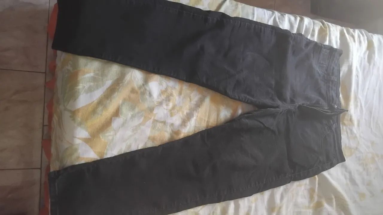 Calça jeans preta
