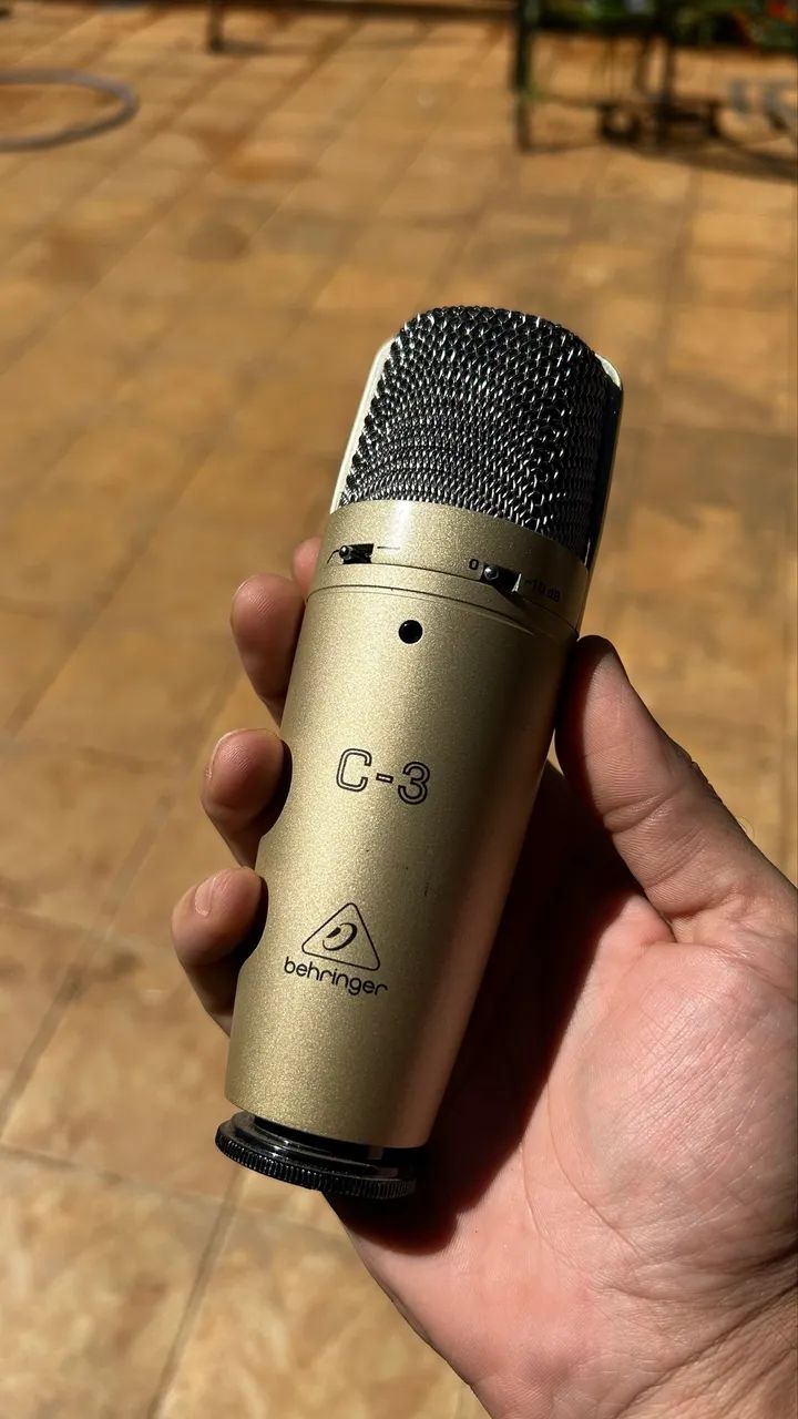 Behringer C3