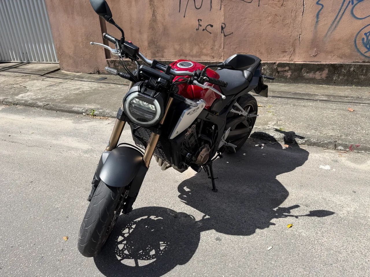 CB 650R 2022 - Foto 4