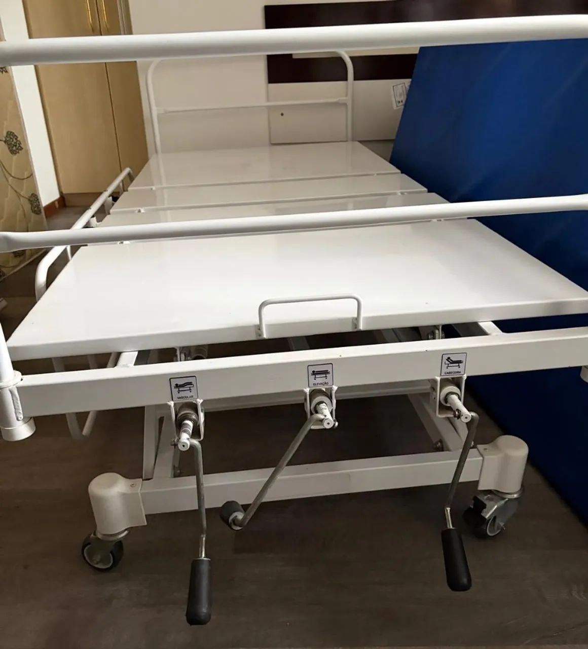 CAMA HOSPITALAR COM COLCHÃO IMPERMEÁVEL  - Foto 2