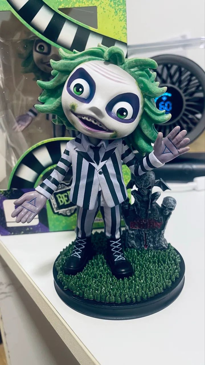 Minico Beetle Juice Iron Studios
