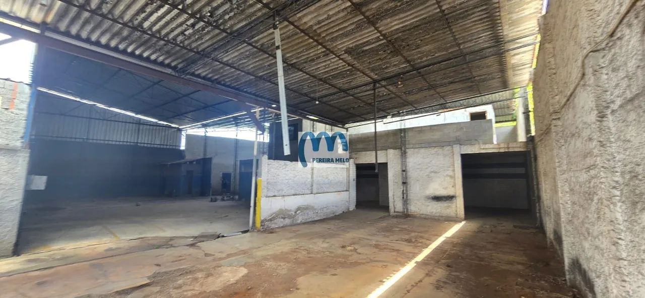 Galpão com 1.065.00 M2 de área construída próximo ao Supermarket do Rocha. - Foto 3