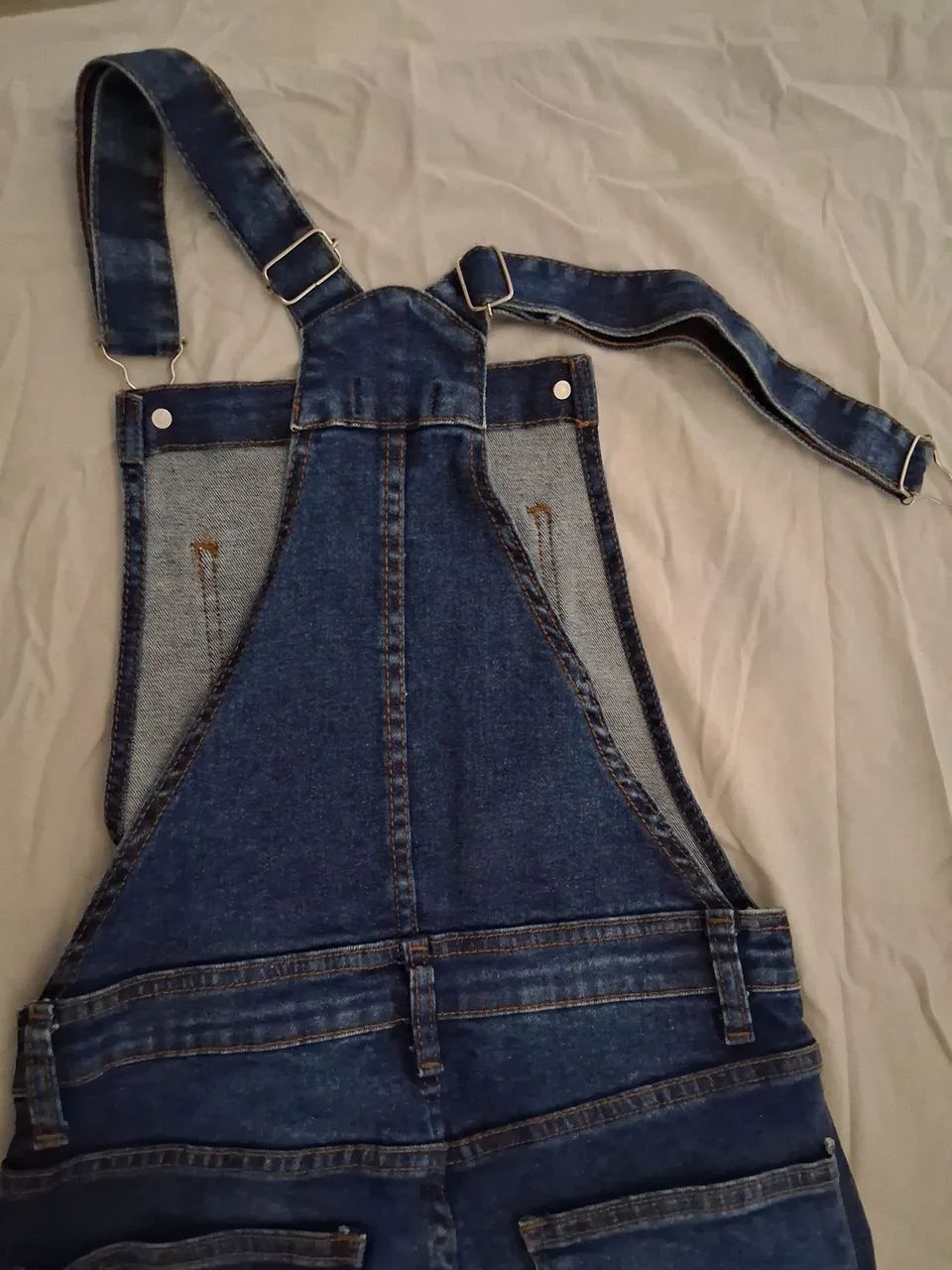 JARDINEIRA FEMININA JEANS COM ELASTANO  - Foto 4