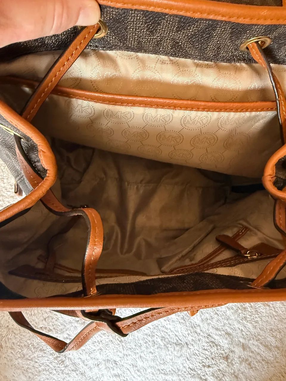 Mochila Michael Kors - pouquíssimo usada - Foto 3