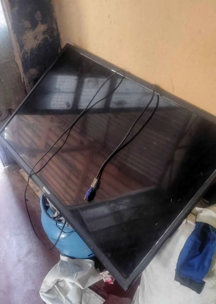 Televisão Led 43 polegadas para retirada de peças - Foto 2
