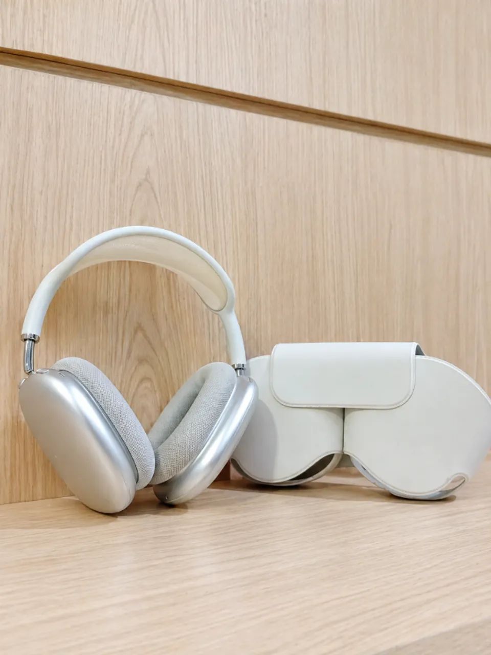 AIRPODS MAX - Branco/Prata | Semi Novo | Excelente Estado - Fones