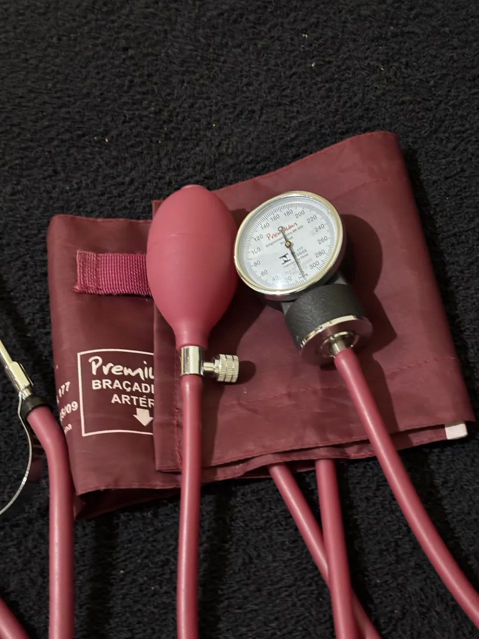 Kit Esfigmomanômetro e Estetoscópio Premium Usados - Foto 3