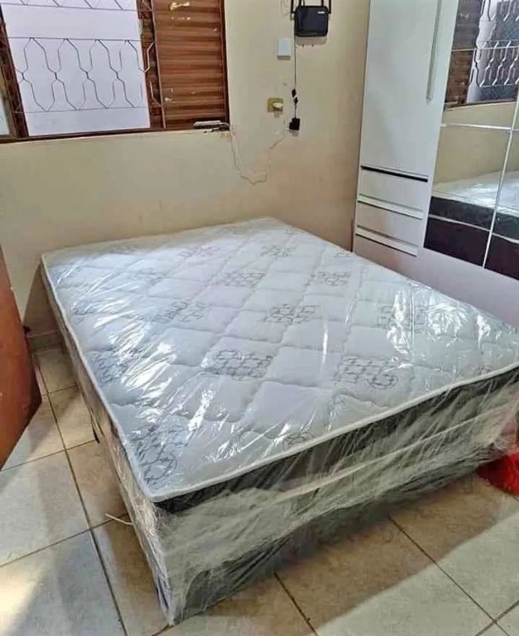 Cama box com molas (novo