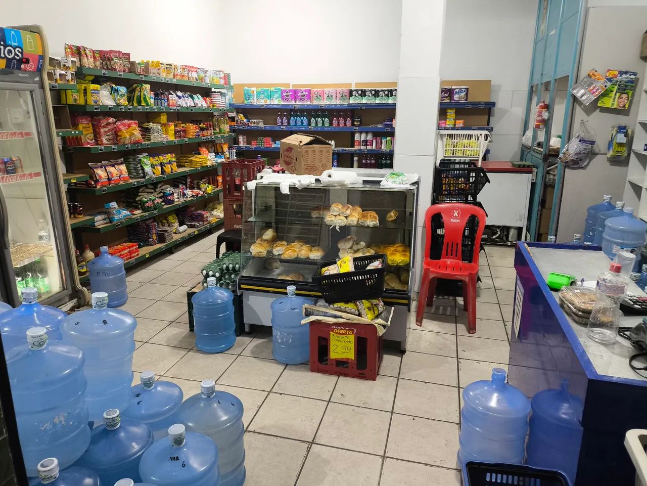 Vendo mercearia em pleno funcionamento 