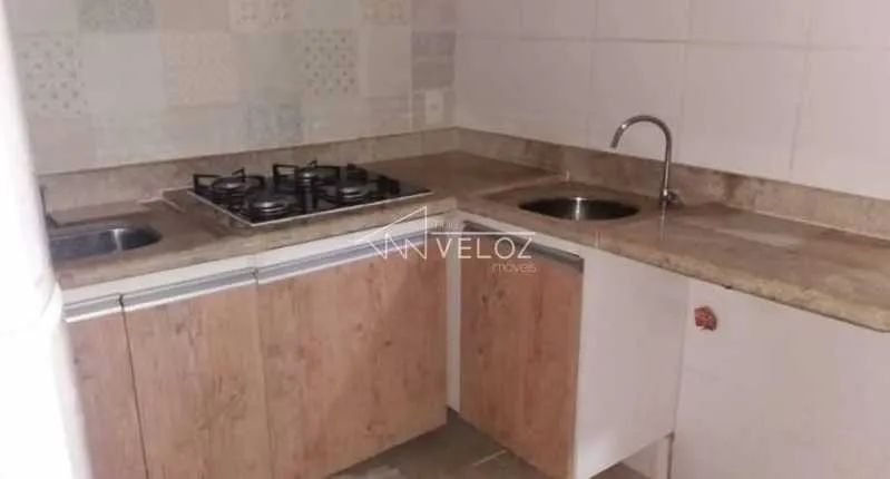 Kitnet/Conjugado : / Residencial / Centro