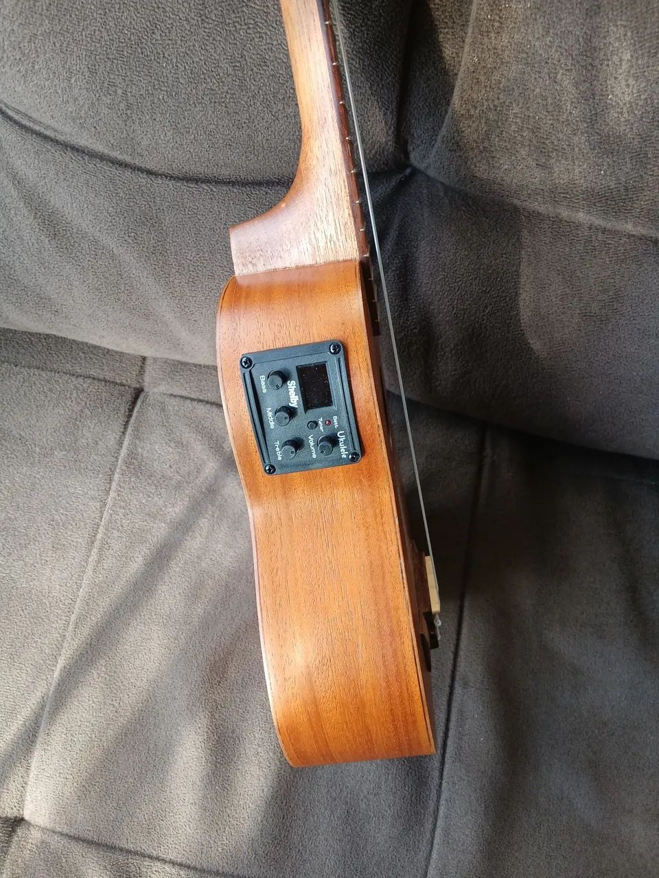 Ukulele Shelby elétrico - Foto 3