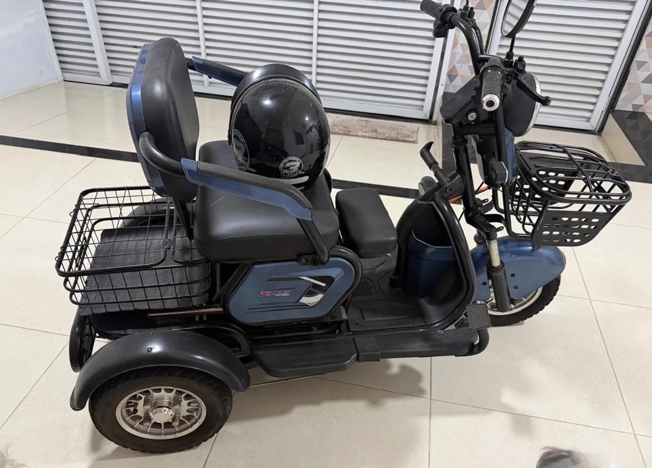 Triciclo elétrico 