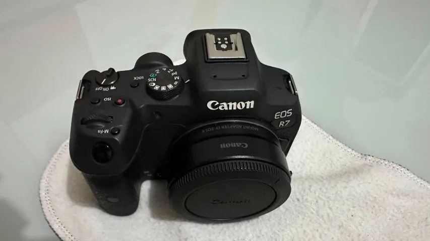 CANON R7